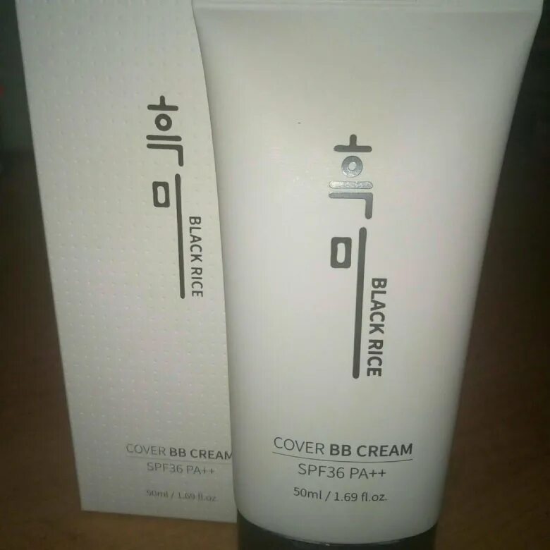 Cover bb cream black. BB крем Black Rice 21 тон. Black Rice Cover BB Cream spf36 pa++. Корейский тональный крем в черной упаковке. Black Rice BB Cream свотчи.