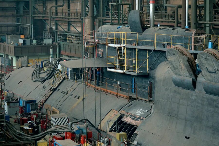 северодвинск завод подводных лодок. северодвинск подводные лодки завод. судостроительный завод севмаш северодвинск. северодвинск верфь.