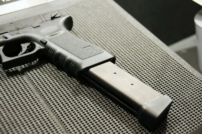 Blown back. Glock 18c Carbine. Элитный Glock 18c. Глок свитч. Full auto Glock 18c.