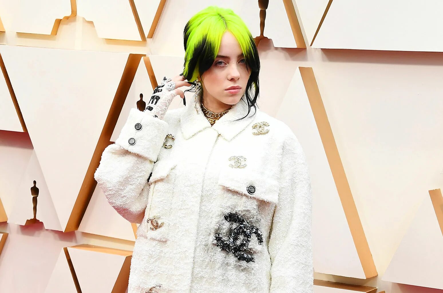 Billie eilish oscar. Билли Айлиш. Билли Айлиш Оскар. Билли Айлиш Оскар 2022. Билли Эйлиш Оскар 2020.