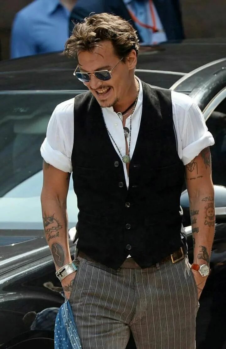 джонни депп 2018. джонни депп стиль 2022. моди джонни депп. джонни депп стиль одежды. моди джонни депп.