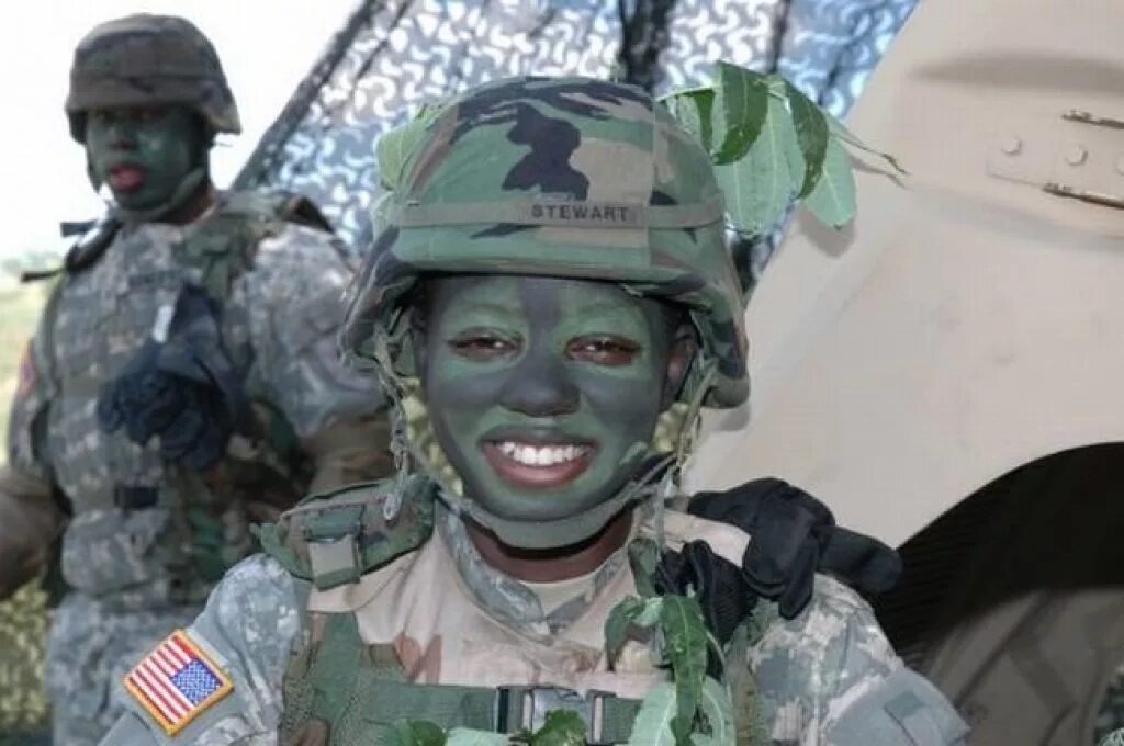 Американская военная девушка