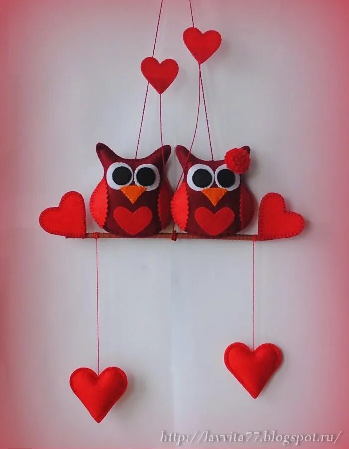 Оригинальные валентинки. Аткрытка сваимируками. Поделки из сердечек для детей. Оригинальные валентинки из бумаги. Венок на дверь.