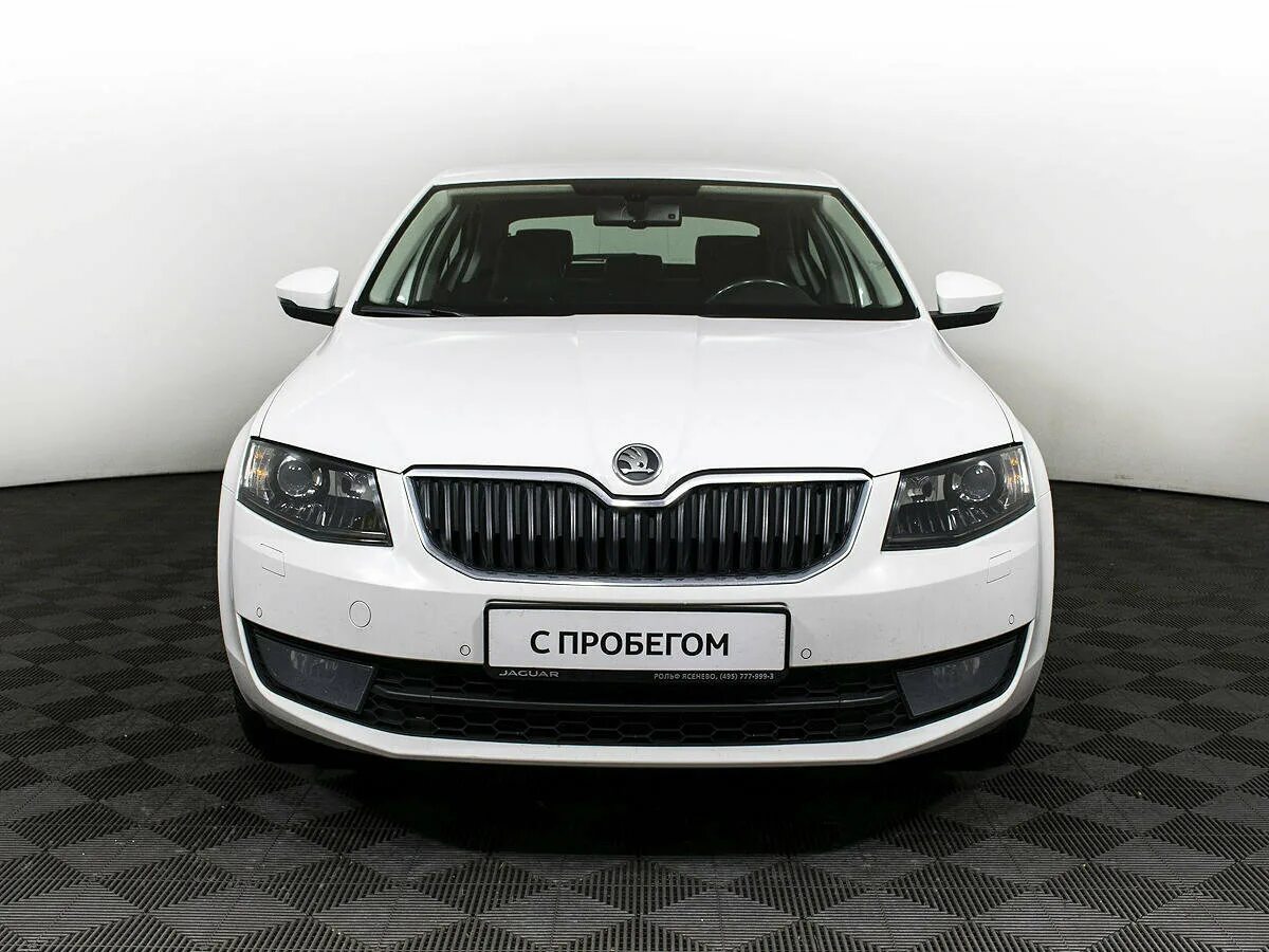 Шкода s 100 белая. Skoda Octavia a7 на белом фоне. Купить октавию в брянске