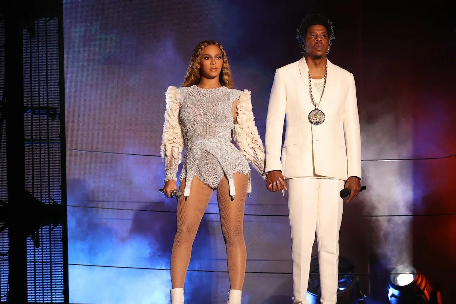 Ll tours. Jay z Beyonce. Девушка Jay z. Джей зи в костюме. Jay-z and Beyonce on the Run Tour.