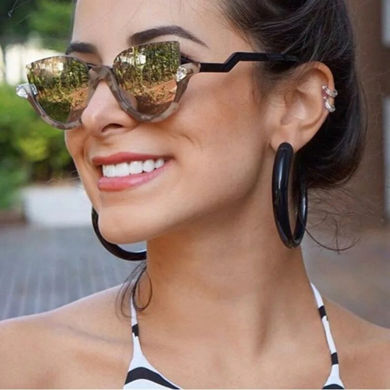 Солнцезащитные очки женские тренд 2024 204527285. Солнцезащитные очки. Модные солнцезащитные очки. Очки солнцезащитные женские. Очки солнцезащитные женские модные.