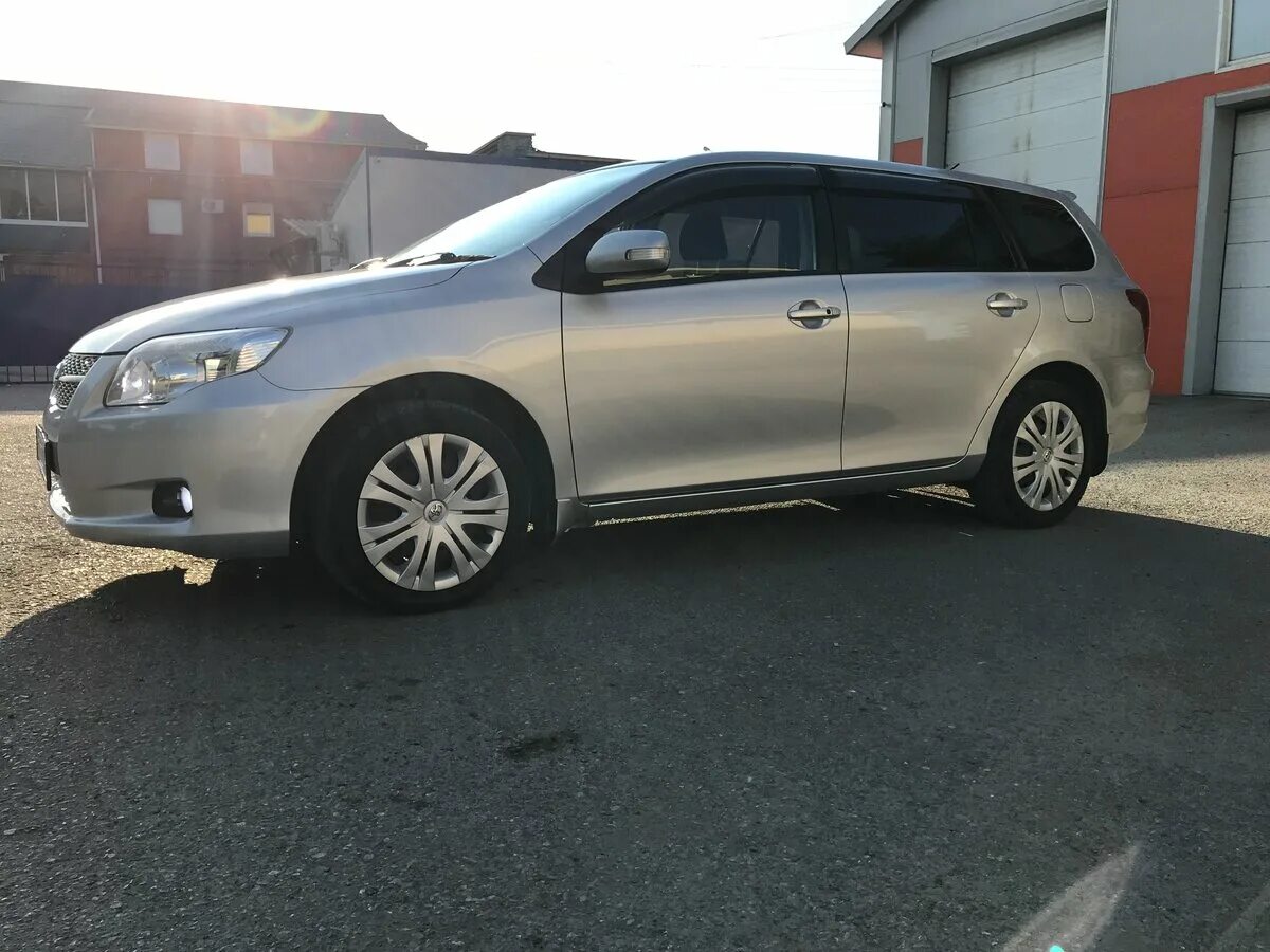 филдер гибрид на 18 дисках. машины тойота филдер на улице с номерами. филдер какой бензин. тойота королла филдер trd. филдер джютт человек.