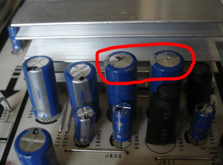 блок питания телевизора mtv-3223. вздутые полимерные конденсаторы. резистор транзистор конденсатор. конденсатор unite 4700 uf 25v озоне. вздутый электролитический конденсатор.