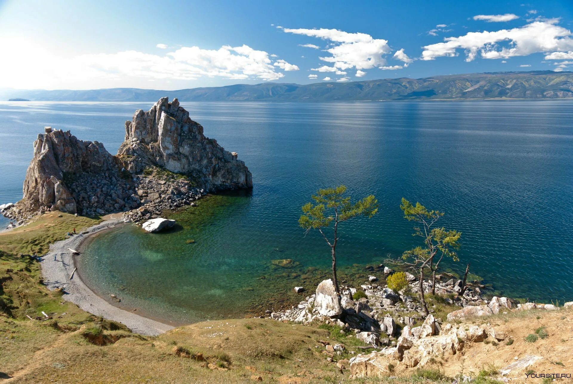 Название байкал. Остров Ольхон на Байкале. Озеро Байкал Бурятия. Остров Ольхон Восточная Сибирь. Озеро Байкал (Иркутская область, Иркутск).