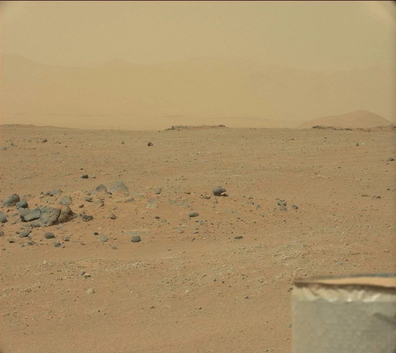 The other side of mars. Сол 467, камера Mastcam-z снимки на Марсе. Еще один странный камень. Один странный камень.