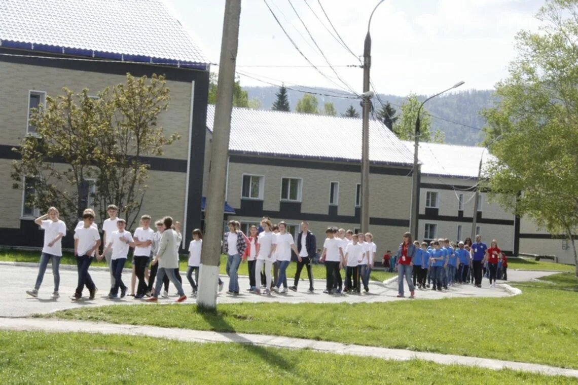 Лагерь юбилейный южно-сахалинск. Гостиница юбилейная южно-сахалинск. Гостиница юбилейная южно-сахалинск. Юбилейный южно-сахалинск гостиница южно. Юбилейный лагерь сахалин березняки.