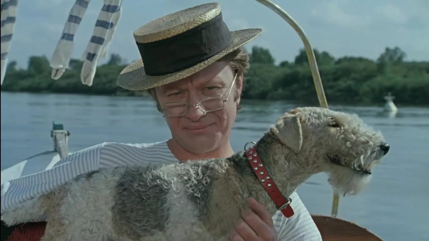 Трое в лодке не считая собаки год. Трое в лодке, не считая собаки (1979). Фокстерьер Монморенси.