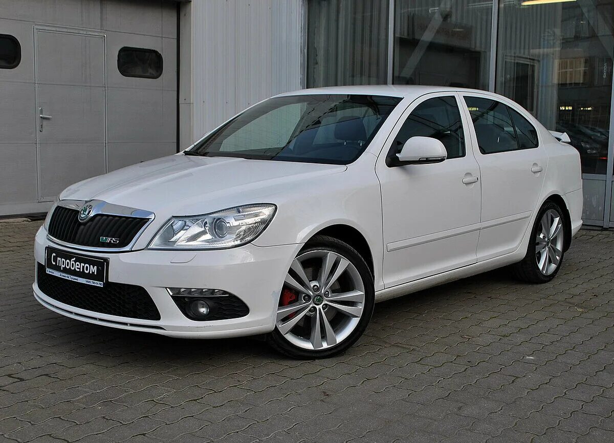 Skoda Octavia a5 RS белая. Skoda Octavia RS 2012. Шкода а5 рестайлинг купить