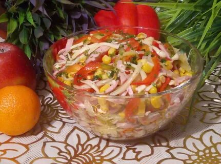 Салат мексиканский с копченой колбасой