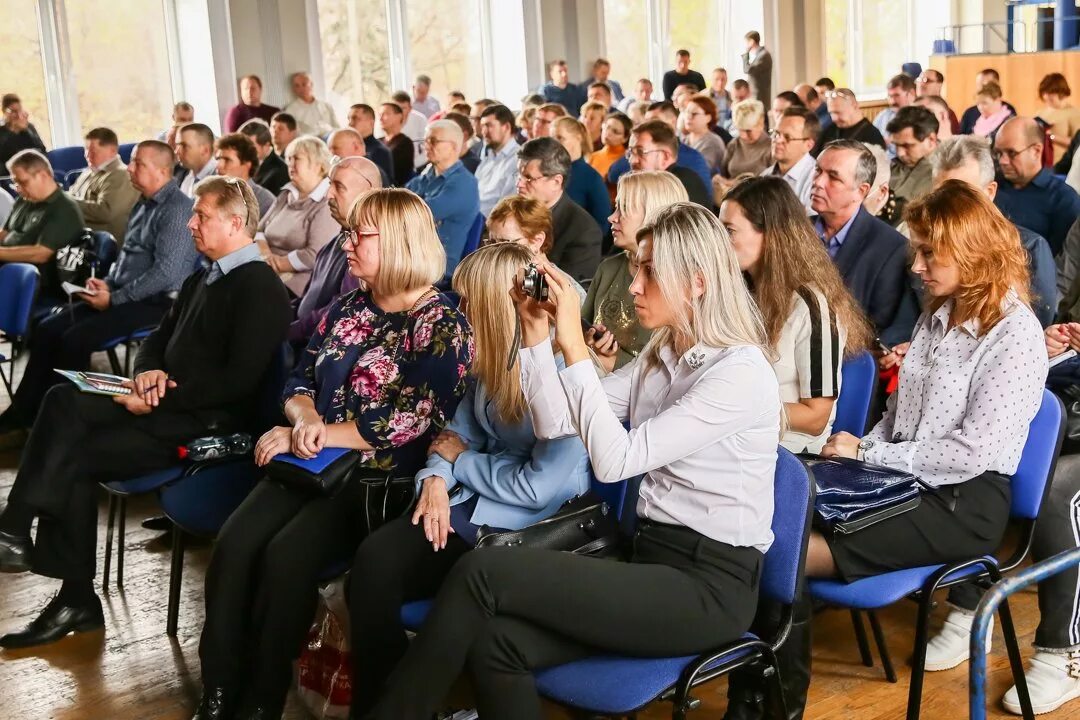 Вести обсуждение. Обсуждение новостей культуры в обстановке. Обсуждение новостей.