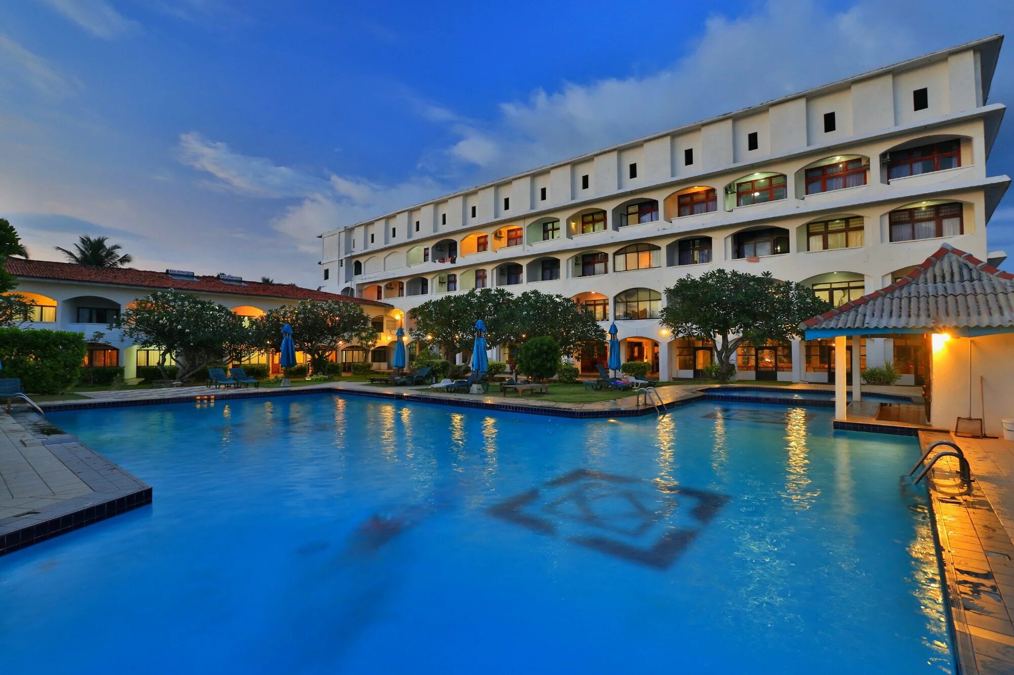 Lanka Supercorals Hotel 2* (Хиккадува). Отель Ланка супер Корал Шри Ланка. Lanka super Corals 2 Шри-Ланка Хиккадува. Hotel Lanka Supercorals 3*. Шри три