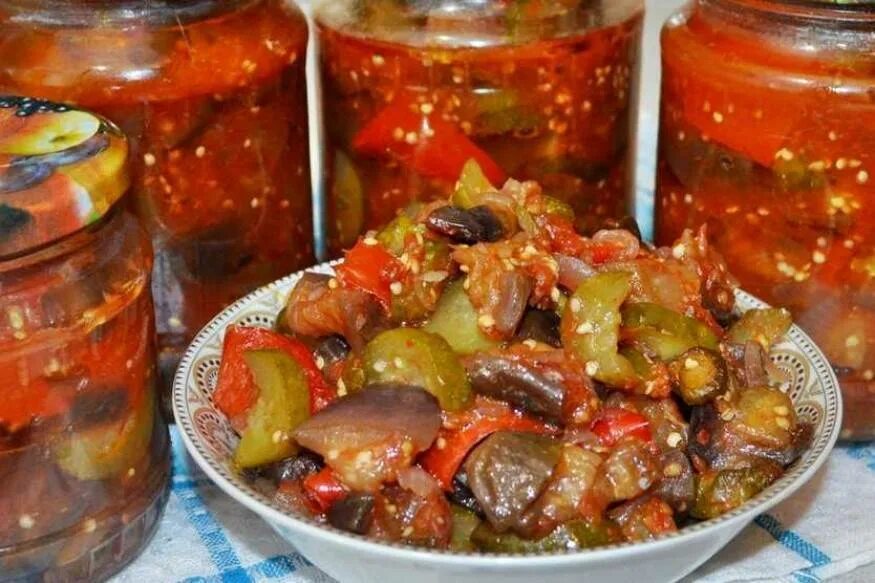 Вкусные салаты из баклажанов и перца. 2кг баклажан 2кг помидор. Баклажаны на зиму. Заготовка баклажан на зиму. Лечо с баклажанами.