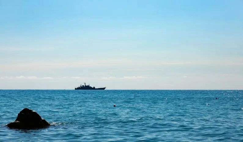 Atlantic and Pacific Ocean DO NOT MIX, Why do the two oceans not mix? It's not t