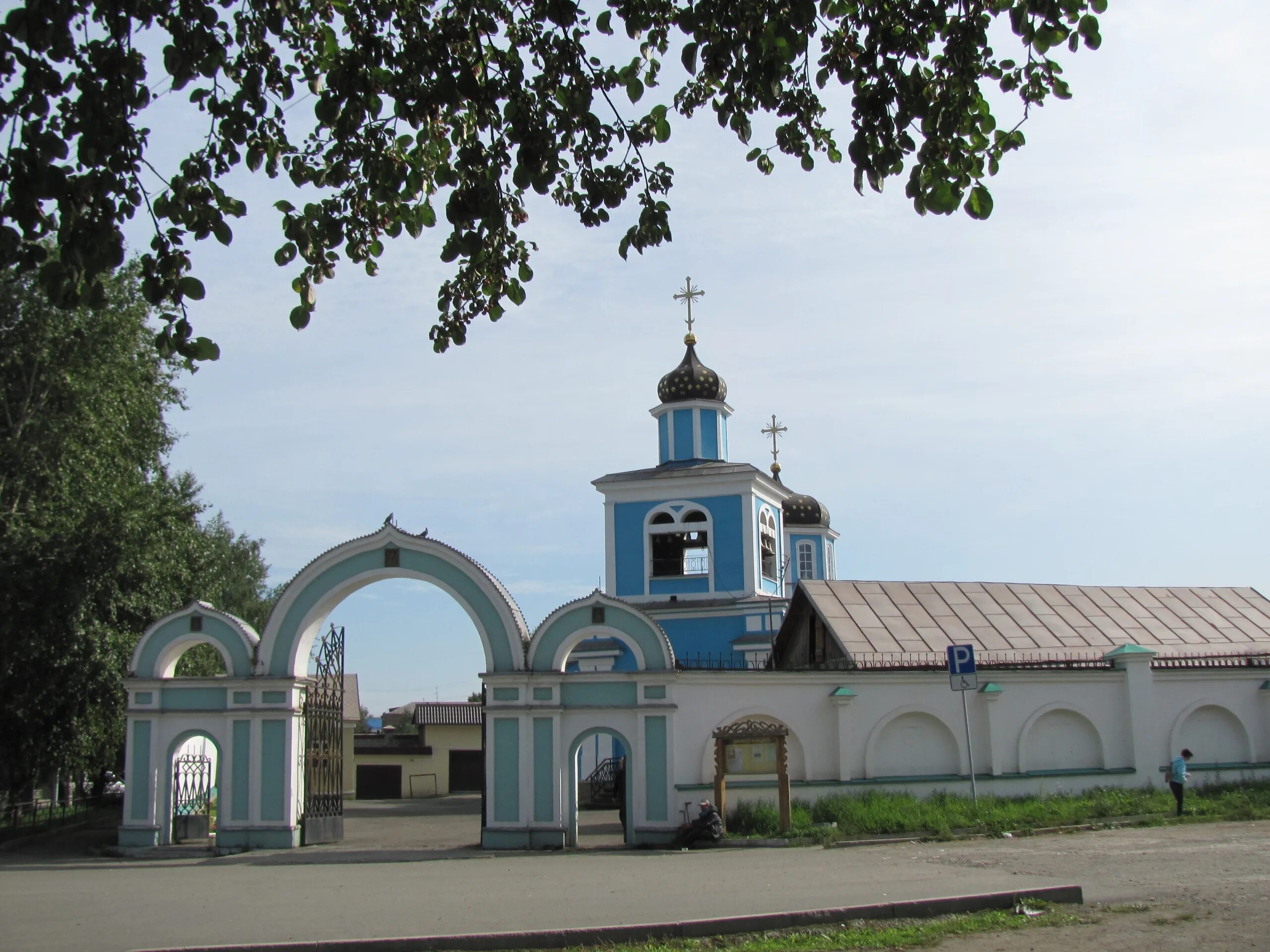 Церковь во имя пресвятой богородицы. Церковь Казанской Божьей матери в Нижнем Тагиле. Казанский храм иконы Божьей матери Нижний Тагил. Казанский мужской монастырь Нижний Тагил.