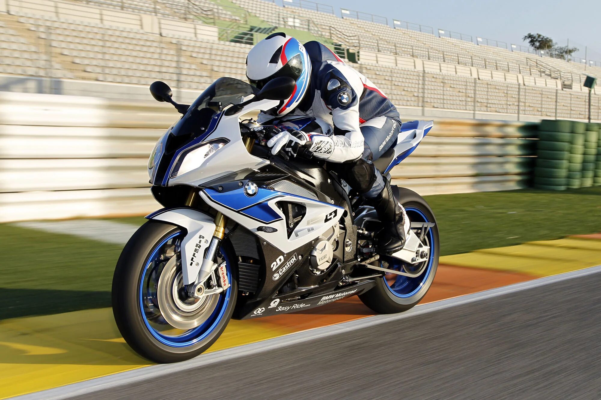 Фото мотоциклов спортивных. BMW s1000rr hp4. BMW 1000rr hp4. BMW hp4 2013. BMW s1000rr hp4 2014.