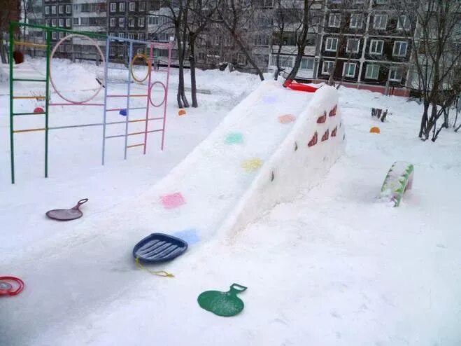 Строим горку во дворе
