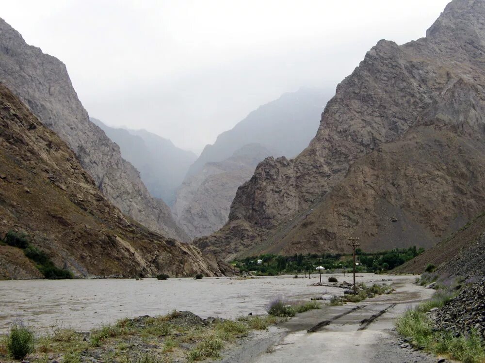 Ровадин таджикистан. Кишлак айни в таджикистане. Кишлак калай хумб застава. Бартанг кишлак. Село айни таджикистан.