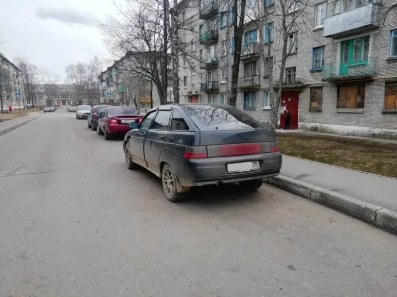 Дтп вологда проспект победы пролетарская. В вологде водитель авто. 99 врезалась в бмв. Машины в вологде. Машина некрасовой.