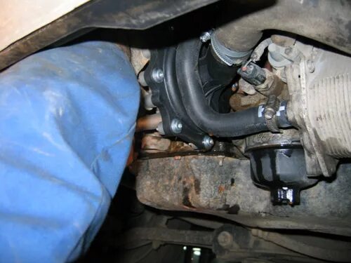 Peugeot boxer снизу. 2 дизель. замена помпы пежо боксер 2. 2. 2.