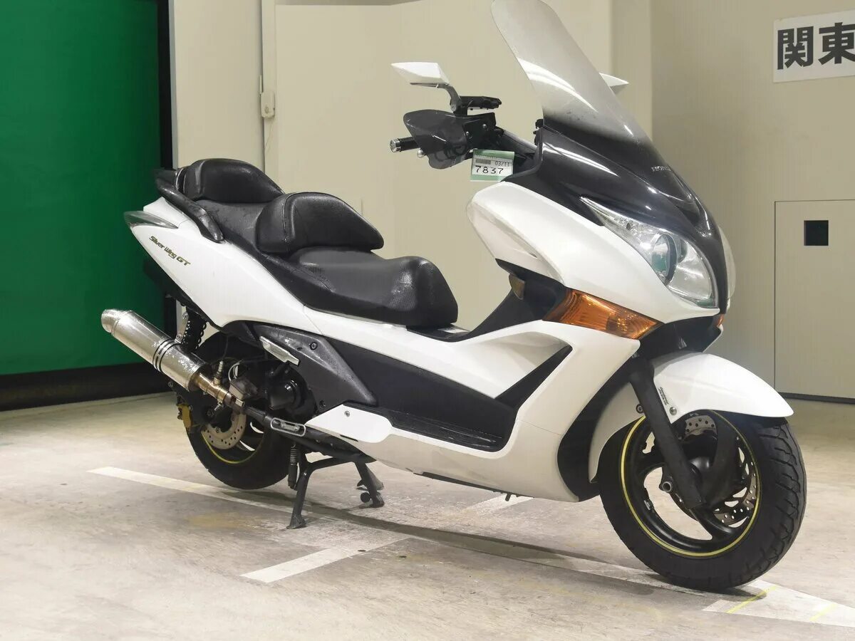 Макси скутер хонда. Honda Silverwing 600. Honda Silver Wing 600. Макси скутер Honda Silverwing 600. Максискутер Хонда Сильвер Винг 600.