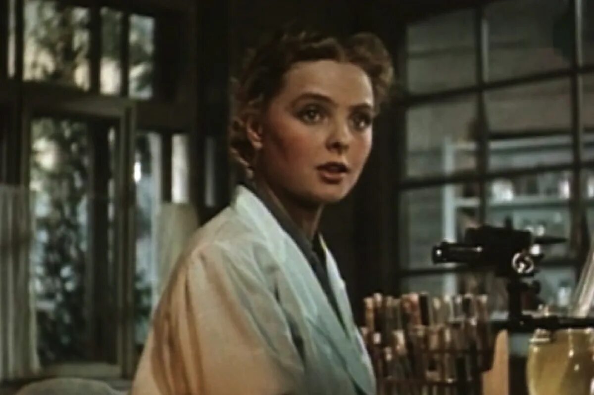 Опасные тропы 1954. Лилия юдина на подмостках сцены. лилия юдина актриса молодая. опасные тропы фильм 1954. опасная тропа фильм 1954.