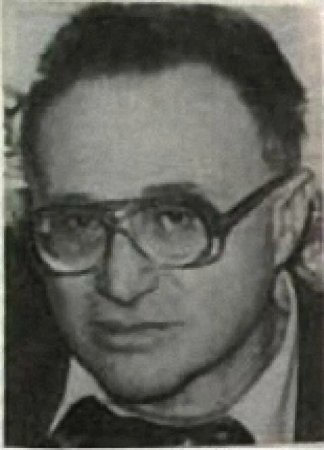 Збарский, феликс-лев борисович. Артем ткаченко красная королева. Артем ткаченко лев барский. Артем ткаченко с усами. Артем ткаченко красная королева.