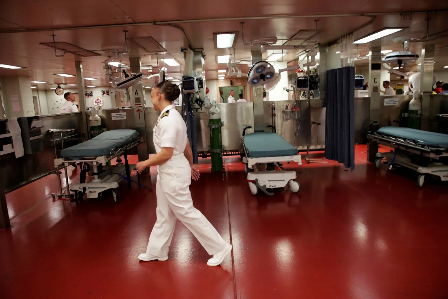 Госпиталь оборонная. Корабль госпиталь. Госпиталь в Америке. Современный военный госпиталь.