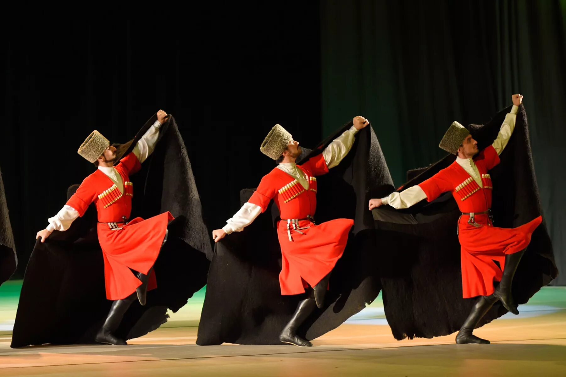 ансамбль лезгинка нальмэс. черкесский джэгу. республика адыгея майкоп. ансамбль танца адыгеи. танцы майкоп.