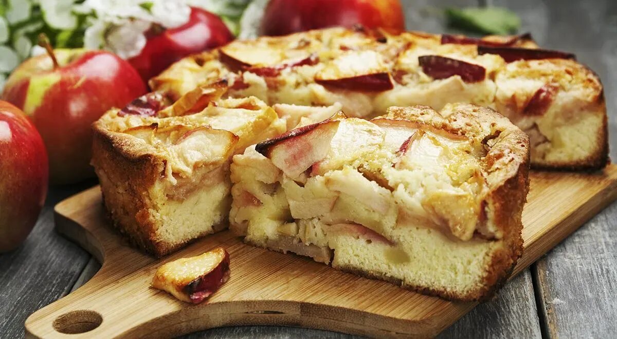Apple pie (яблочный пирог). Пироги шарлотка с яблоками. Цветаевский пирог. Шарлот яблочный. Пирог марины цветаевой с яблоками.
