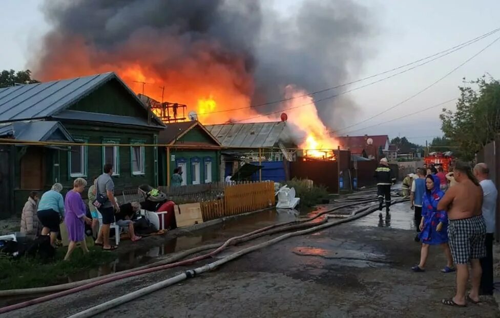 Чп самара сегодня пожар. Пожар в частном секторе. пожар в самаре. сгоревший дом в самаре. пожары в самарской области.