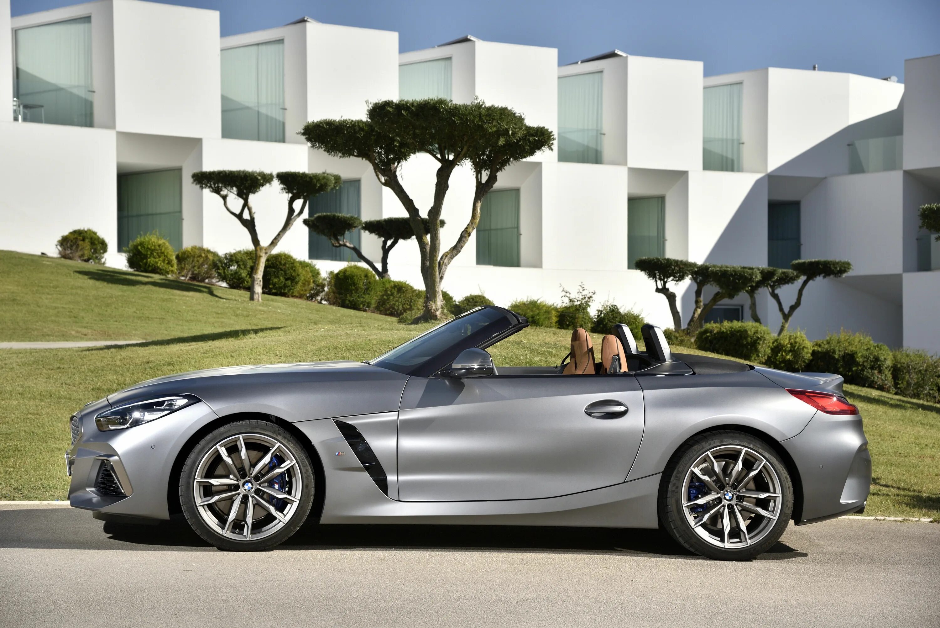 Г з 4. БМВ z4 кабриолет 2020. БМВ кабриолет z4 2019. BMW z4 2020 с крышей. New BMW z4 Roadster Convertible.