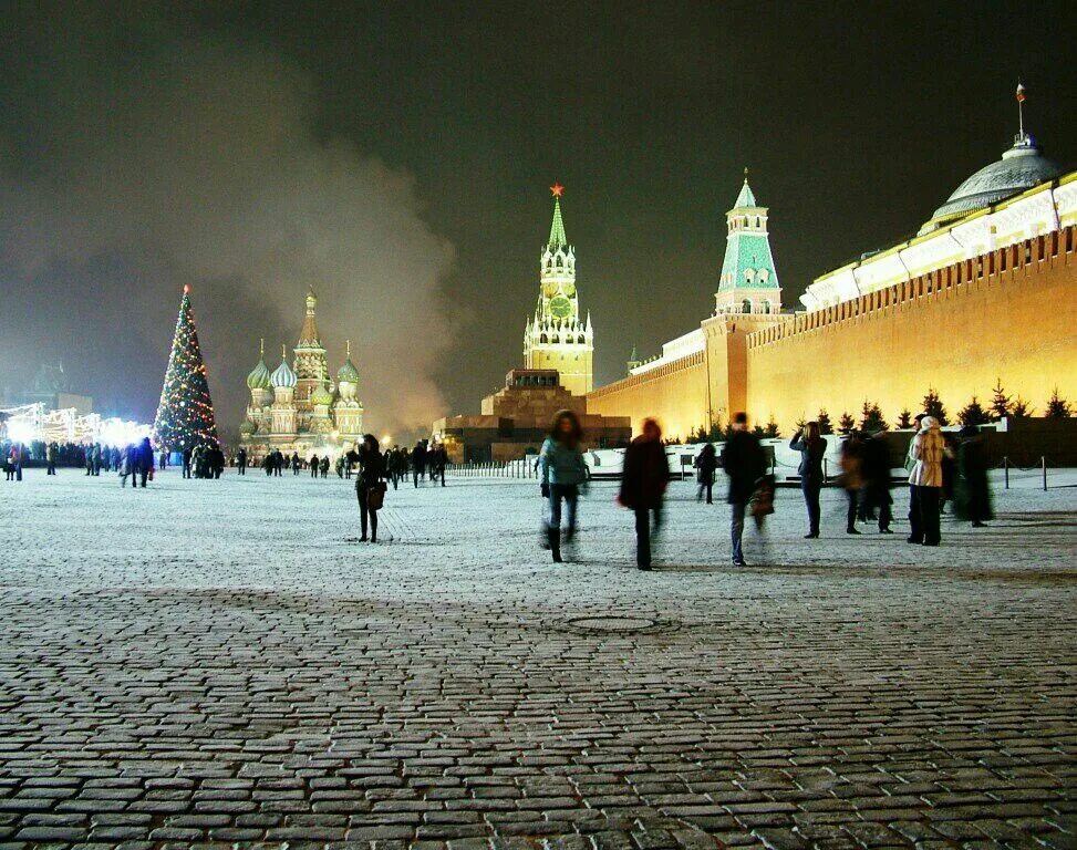 Россия 21 отзывы. Красная площадь зима. Красная площадь зимой. Красная площадь Москва зимой. Красная площадь ночью.