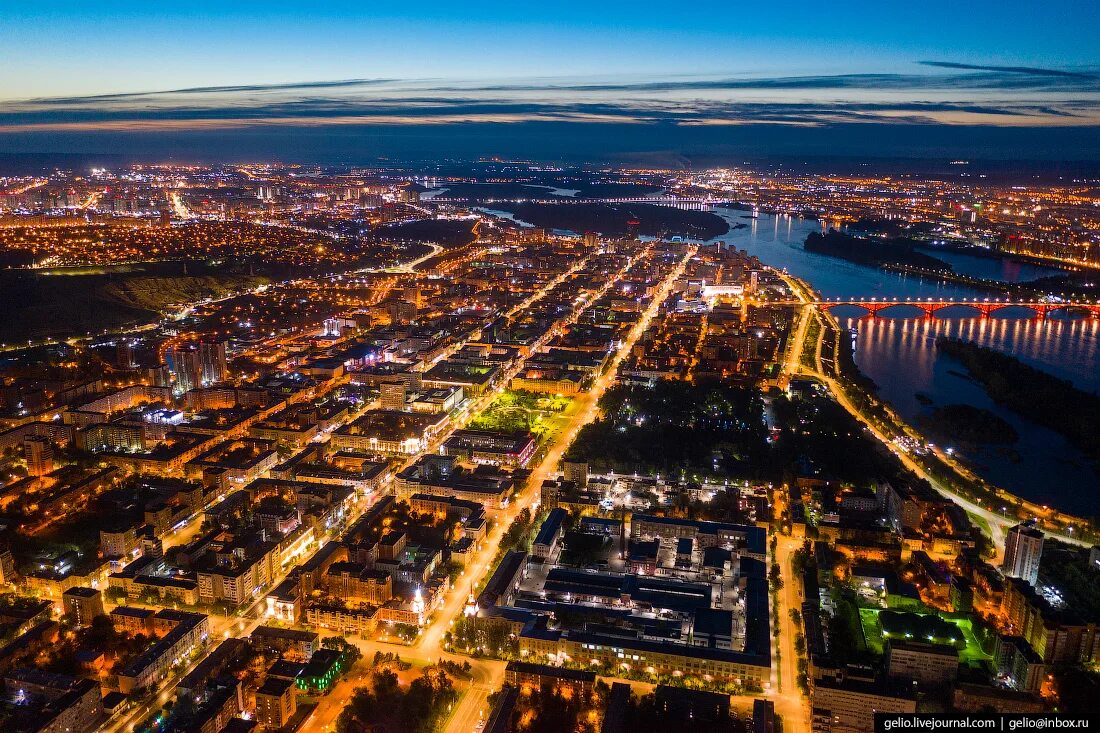Красноярск время. Центр Красноярска с высоты птичьего полета. Красноярск виды города. Красноярск город миллионник. Ночной Красноярск с высоты.