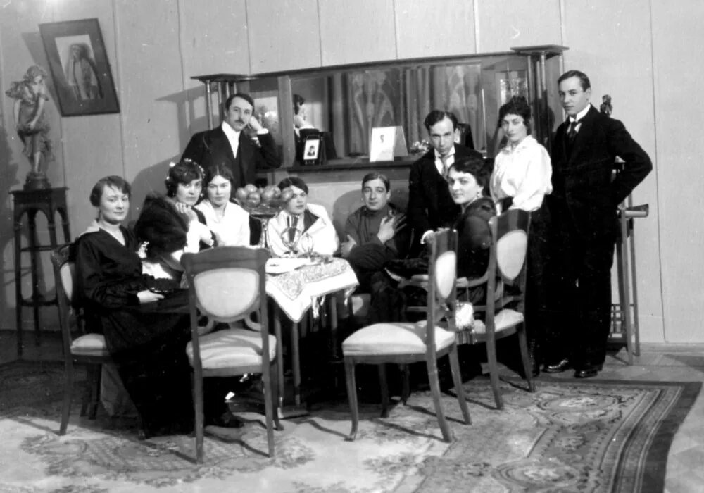 1917 год нижний новгород городская дума. Купеческая семья 20 века. Меценаты 19-20 века в россии. Сытин иван дмитриевич типография. Заседание "городской думы" 1900.