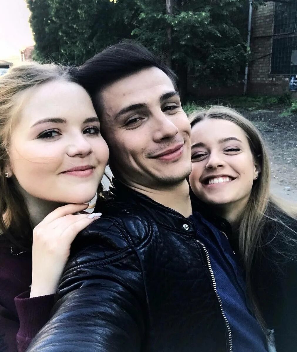 екатерина свиридова улица. кристина александрова и юрий николаенко.