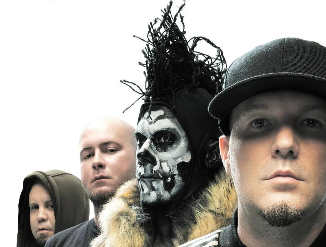 Группа лимп бизкит фото. Limp bizkit новая. Солист лимп бизкит. Limp bizkit 2022. Limp bizkit новая.