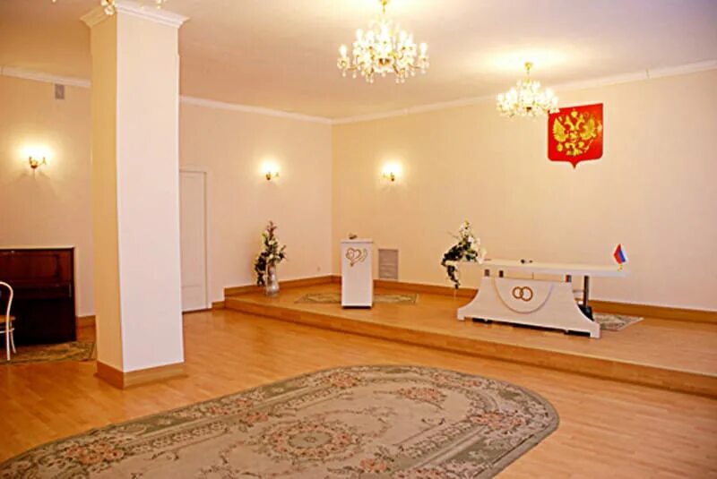 Загс октябрьского района саратова. Загс воскресенского района московской обл. Загс воскресенск лопатинский. Загс воскресенск официальный сайт. Воскресенск ул андреса 1б.