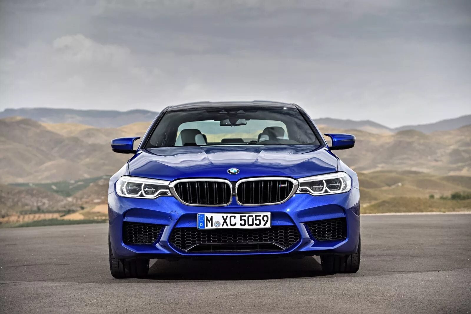 Bmw m 5 8. BMW m5 f90. BMW m5 f90 2018. BMW m5 f90 CS. BMW m5 f90 спереди.