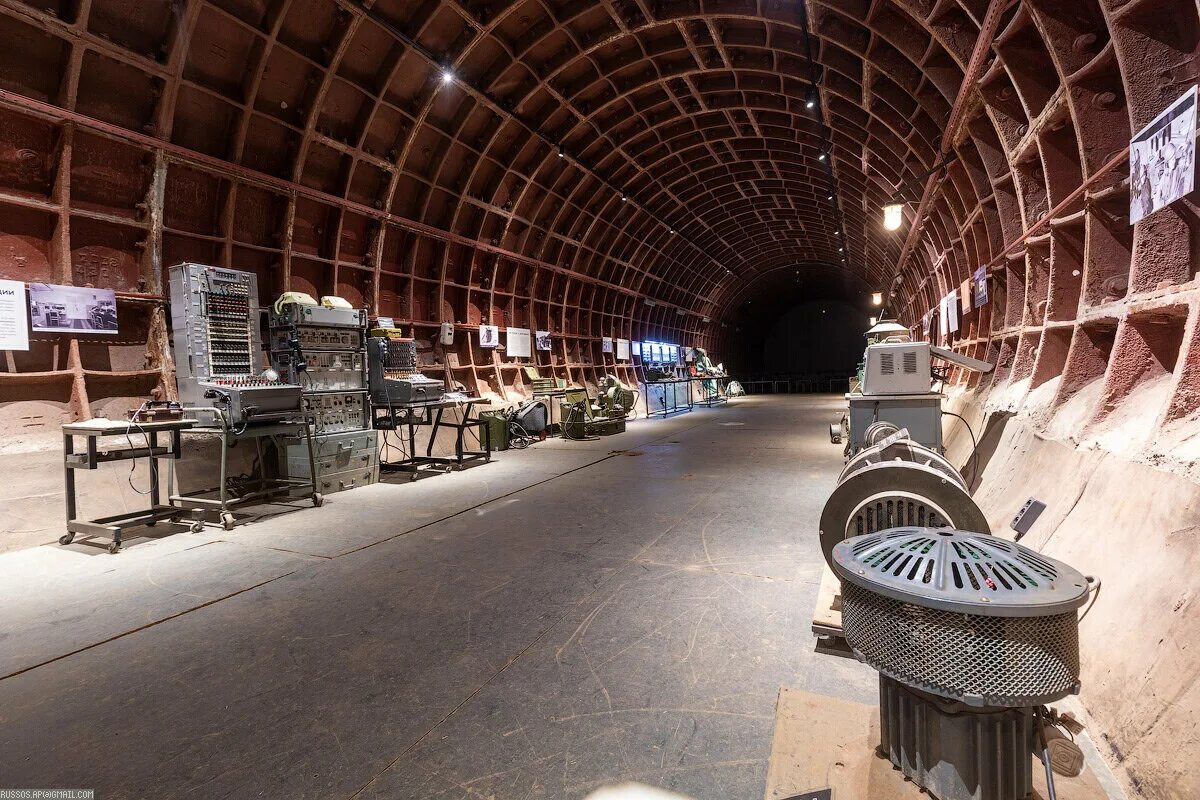 Чз 703 бункер. Бункер плюс. Бункер 42 банкетный зал. Бомбоубежища в ленинграде пустое. Музей бункер сталина самара.