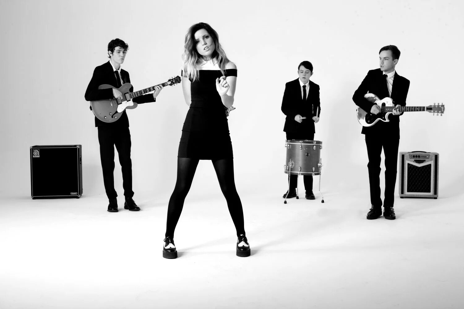 Через 1 песню. Echosmith. Группа Echosmith. Инди поп группы. Indie Pop исполнители.