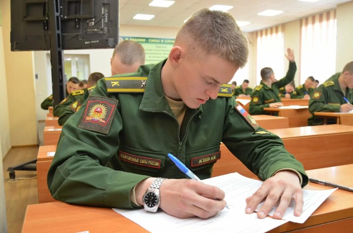 Военное образование. Военные училища Министерства обороны. Курсанты ДВОКУ. Военкомат Приморского района. Военные училищие курсантки ВУМО.