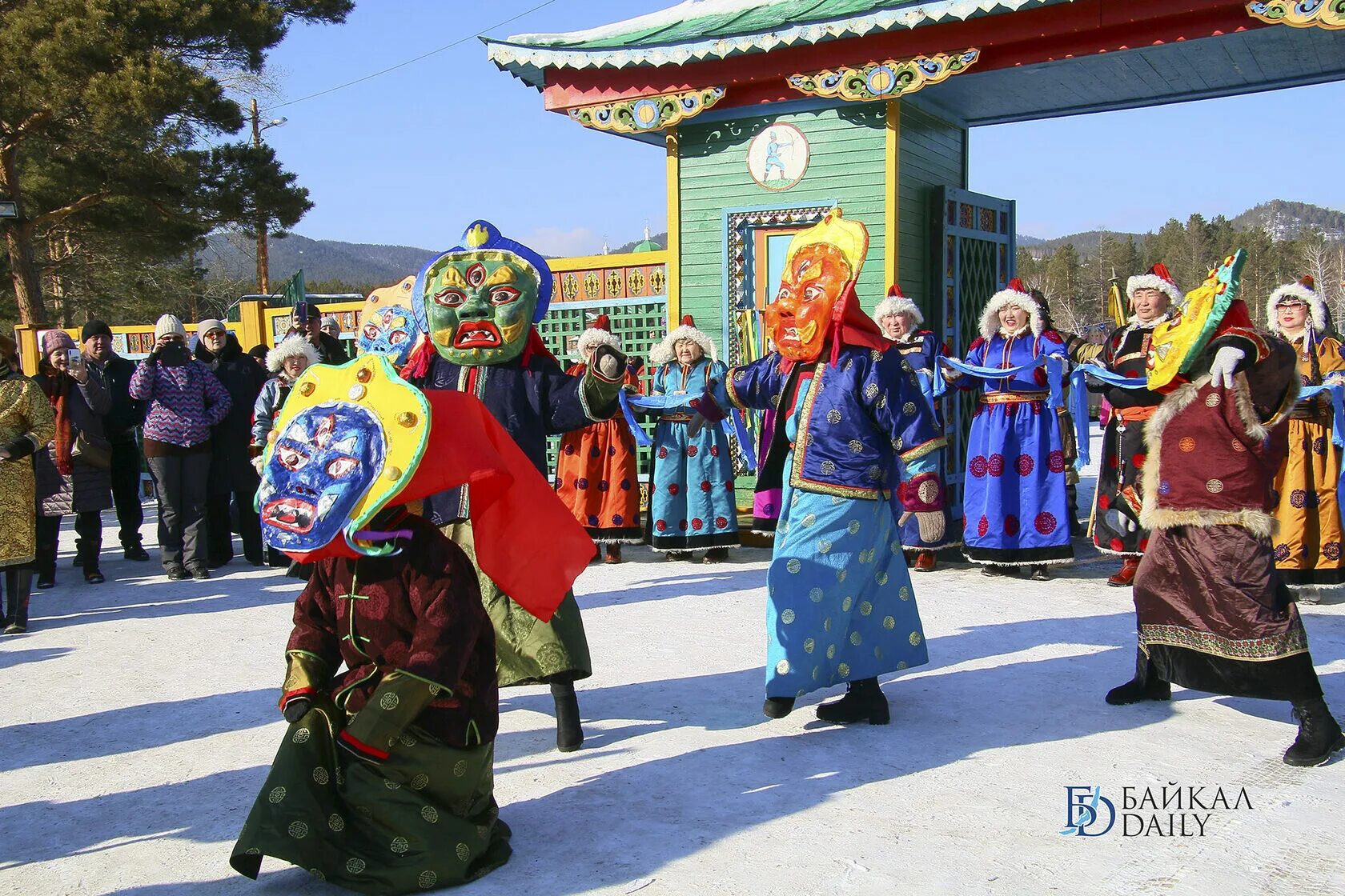 Сагаалган. Сагаалган в улан удэ. Праздники бурятов сагаалган. Сагаалган праздник бурятия. Саган убугун резиденция.