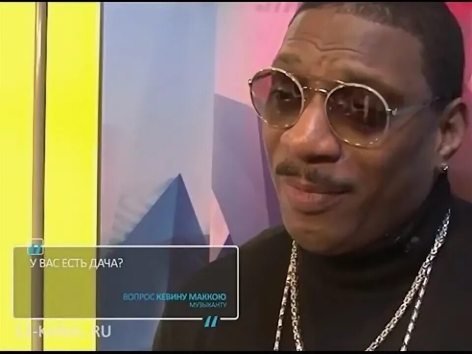 Кевин маккой (kevin mccoy) и надежда кадышева. Кевин маккой снег летит и летит состав группы. Солистки поющие с kevin mccoy. Kevin mccoy снег летит. Кевин маккой песни летите летите.