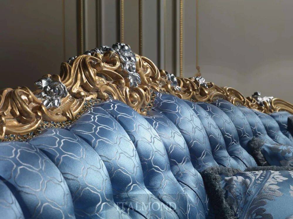 диван в королевском стиле. рош бобуа интерьер. мягкая мебель шейх. дорогая мягкая мебель. самые красивые диваны.