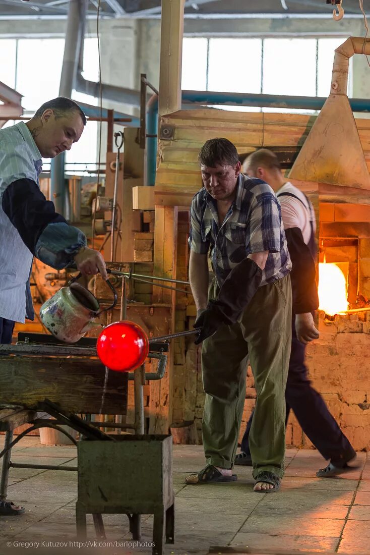 Гусь-хрустальный стекольный завод музей. Гусь хрустальный рынок стекла. «гусевской хрустальный завод имени акима мальцова». Музей гусь хрустального завода. Гусевской хрусталь музей.